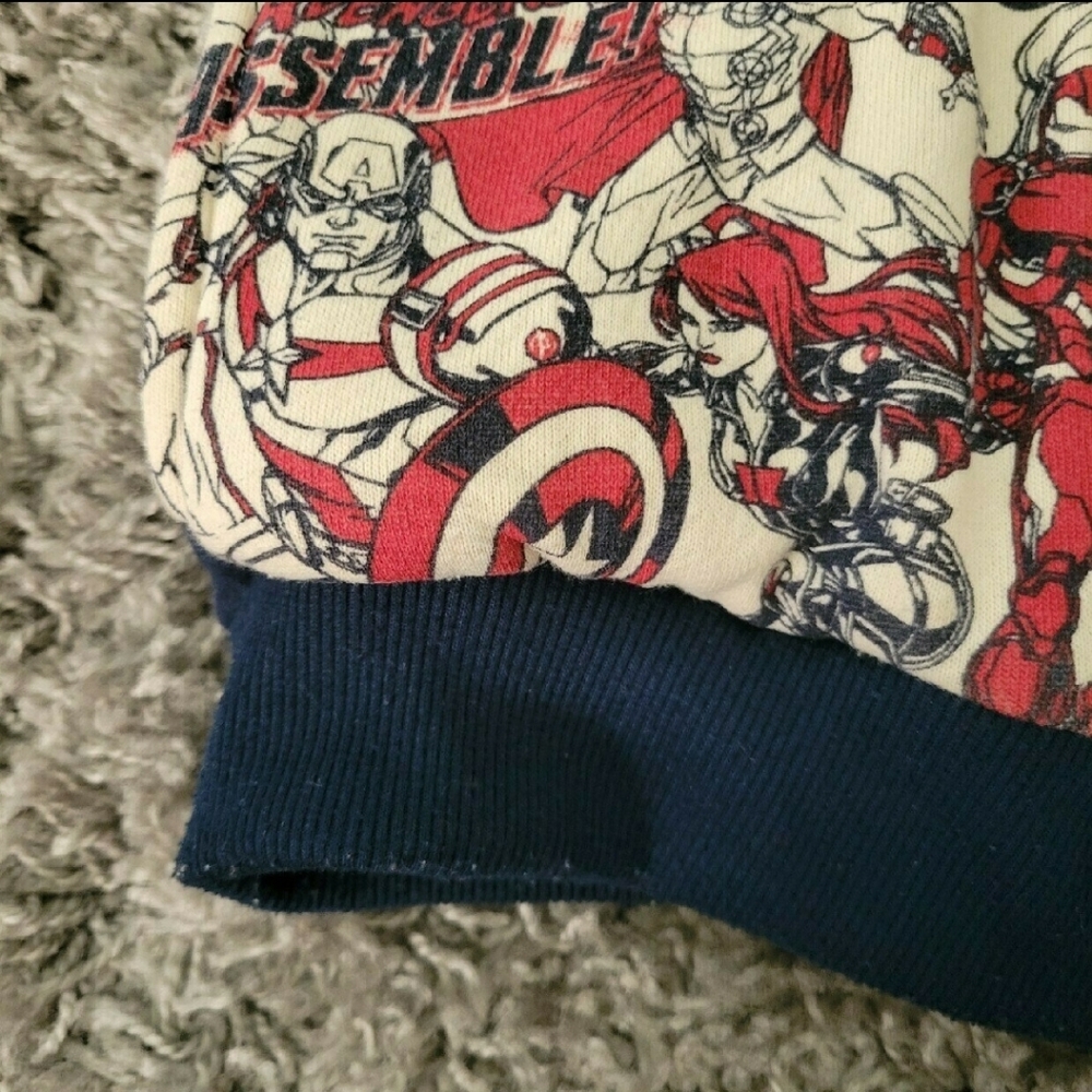 3/$15 Sherpa Lined Marvel Hooded Sweatshirt - Picture 5 of 6